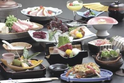 扇芳閣　お食事一例.