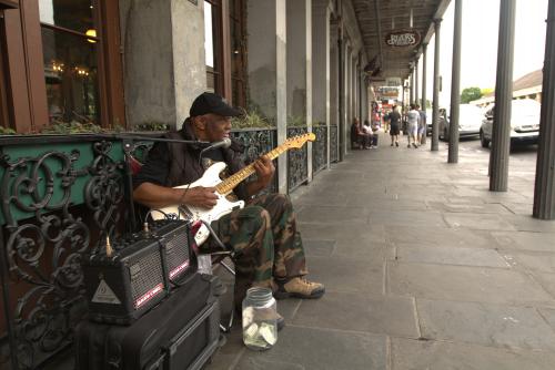 価格重視 音楽の街ニューオーリンズへ メイン通りまで1ブロック