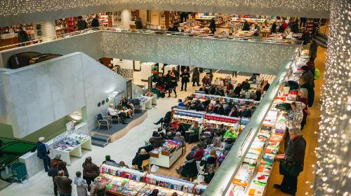 【ヘルシンキ】Akateeminen Bookstore(C)Helsinki Marketing
